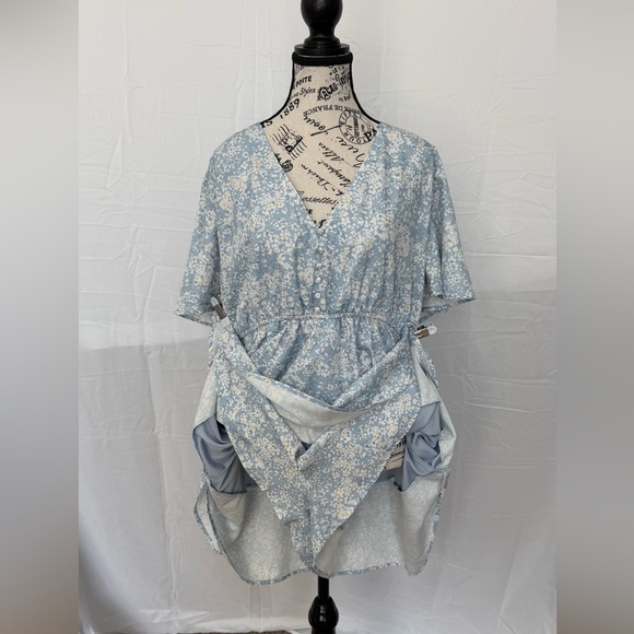 Arula Blue Floral Romper - Picture 2 of 5